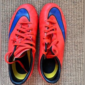 Nike Jr Mercurial Soccer Cleats Size Youth 2